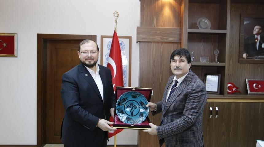 Anadolu Gen&ccedil;lik Derneğinden Rekt&ouml;r Yardım&rsquo;a ziyaret