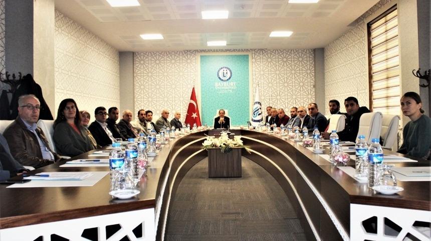 Bayburt &Uuml;niversitesi &ouml;n&uuml;m&uuml;zdeki yıl vizyonunu Cumhurbaşkanlığı 2020 yılı yıllık programı ışığında şekillendiriyor