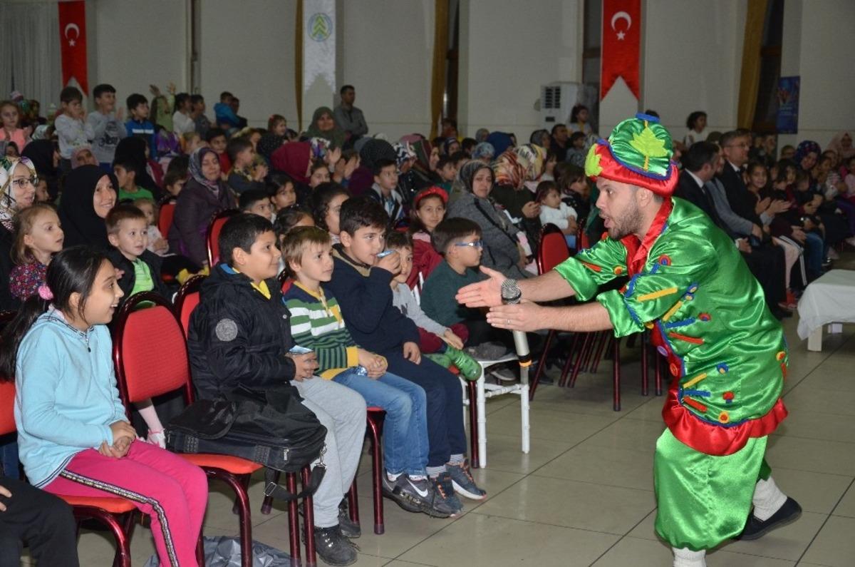 H&uuml;seyin Goncag&uuml;l Dursunbey&rsquo;de &Ccedil;ocuklarla Buluştu
