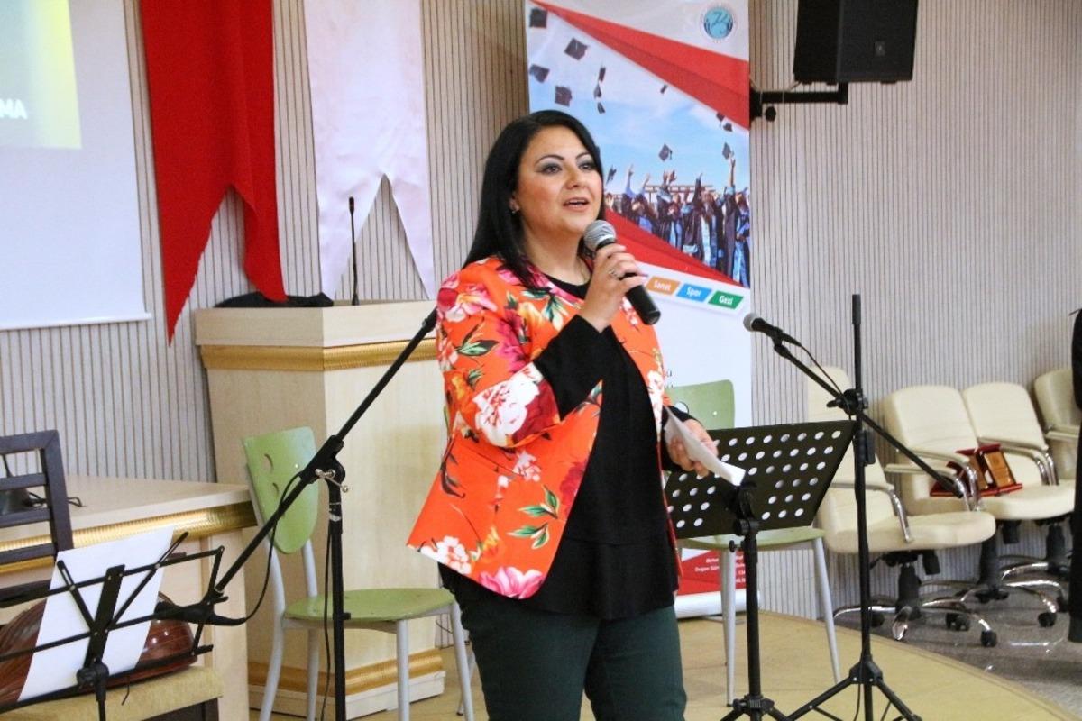 &Uuml;niversite de &ldquo;Hanımeli M&uuml;zik Dinletisi&rdquo; ger&ccedil;ekleştirildi