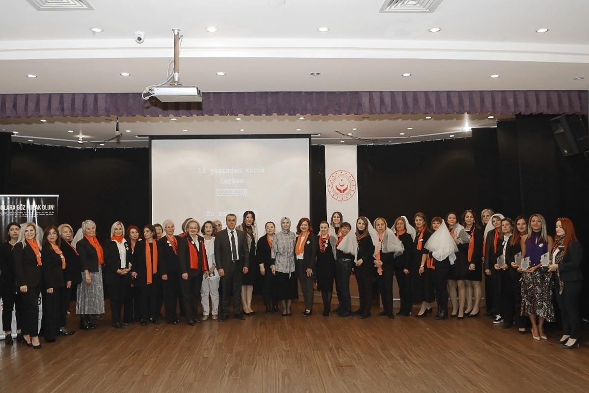 Kız &ccedil;ocukları i&ccedil;in "G&ouml;r&uuml;n Bizi Projesi"