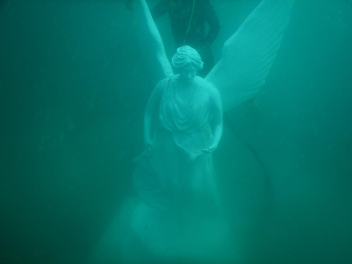 Saros K&ouml;rfezi'ne batırılan eserler, su altında ilk kez g&ouml;r&uuml;nt&uuml;lendi