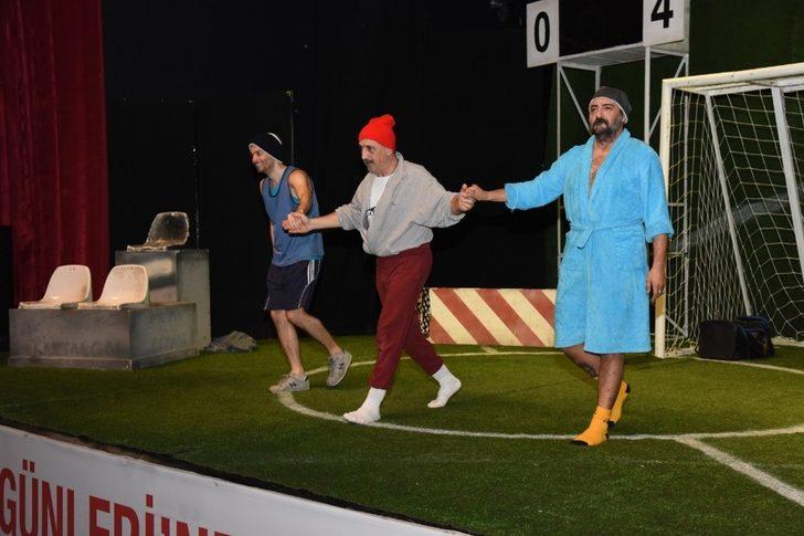 Tiyatro Günleri “Üçü Bir Arada” adlı oyunla sona erdi G5