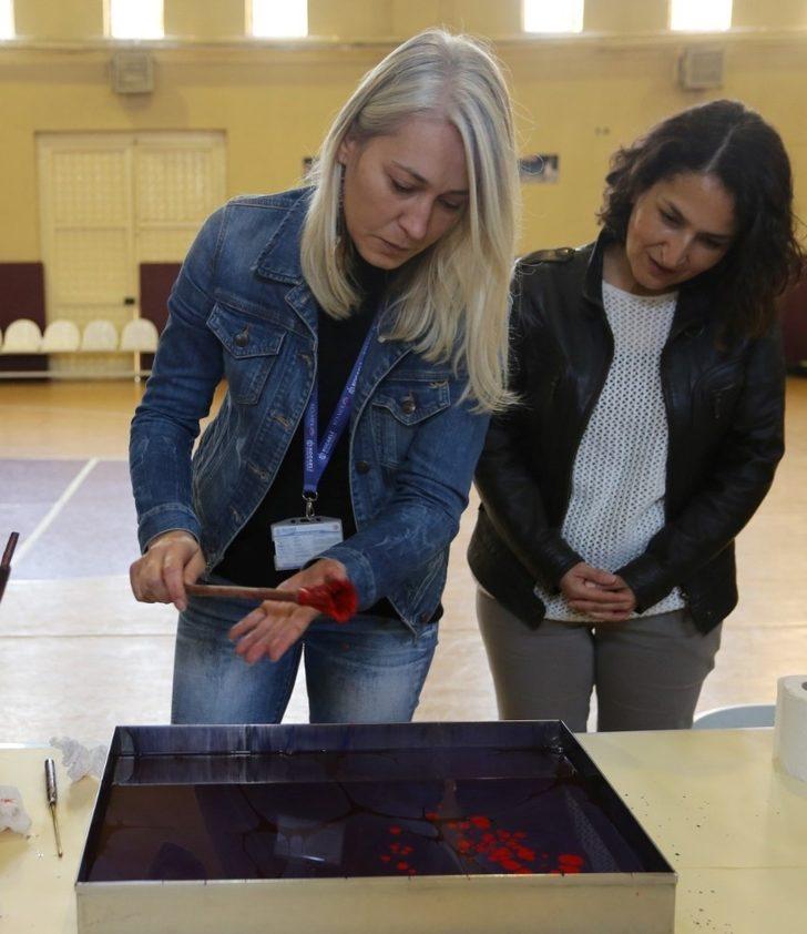 KO-MEK’ten öğretmenlere ebru eğitimi G3