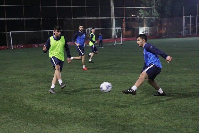 Bayraklı Belediyesi Futbol A takımı sezonu açtı