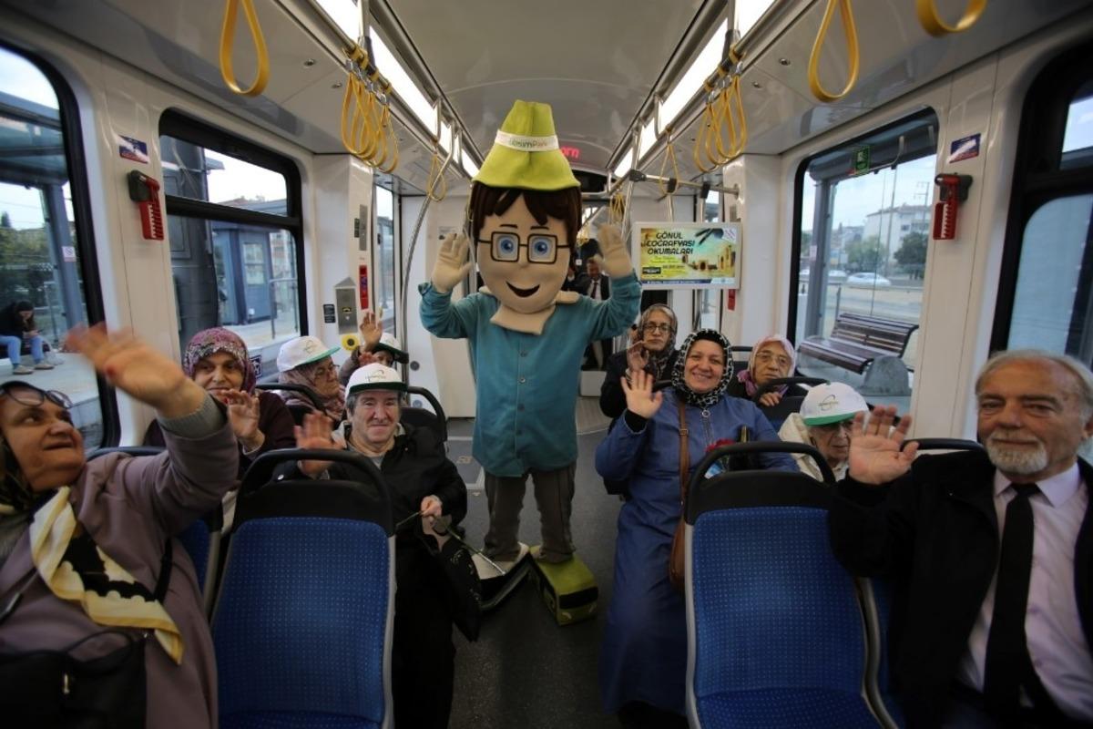 Huzurevi sakinleri UlaşımPark&rsquo;ı ziyaret etti