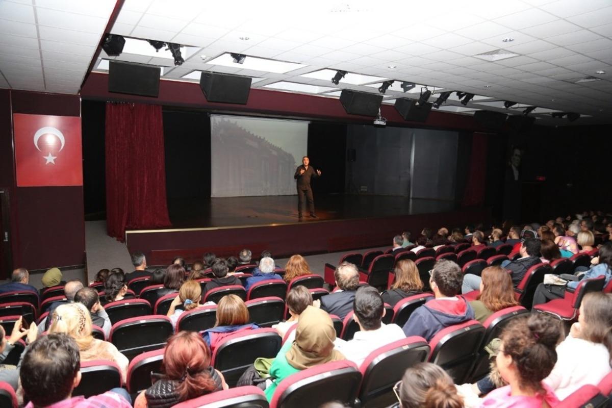 Sunay Akın K&uuml;&ccedil;&uuml;k&ccedil;ekmecelilerle buluştu