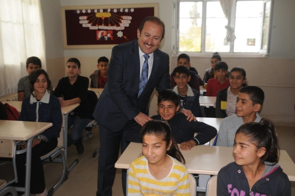 Vali Pehlivan&rsquo;dan Katran Ortaokulu ve Gen&ccedil;lik Merkezi&rsquo;ne ziyaret