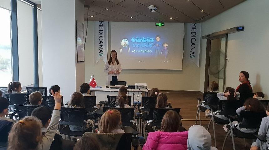 Minik öğrencilere diş sağlığı eğitimi