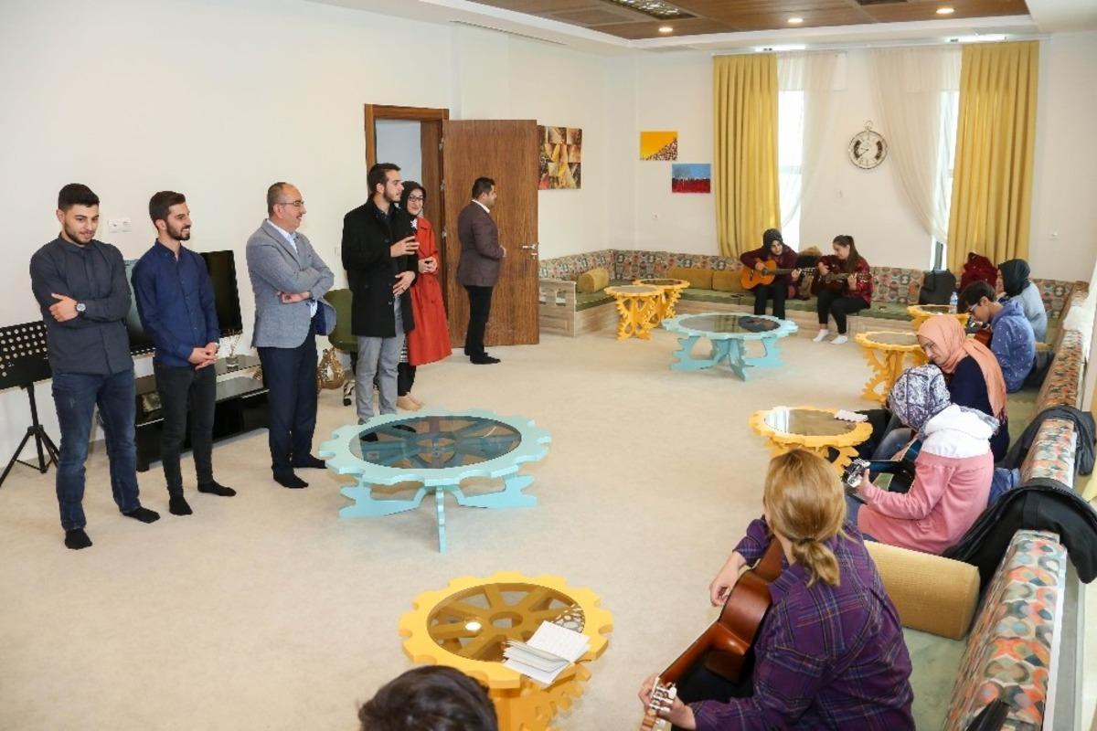 Başkan Kavuş: &ldquo;Kursiyer Gen&ccedil;leri ve Eğitimlerini ziyaret etti