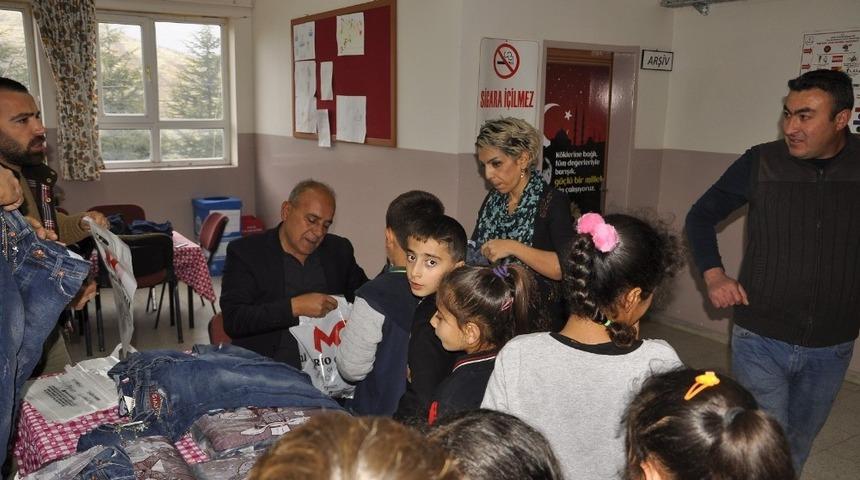 &Ouml;ğrencilere yardım yapıldı