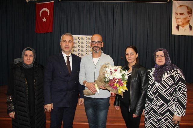 Hendek’te, ‘Çocuk sağlığı ve hastalıkları’ konulu söyleşi düzenledi