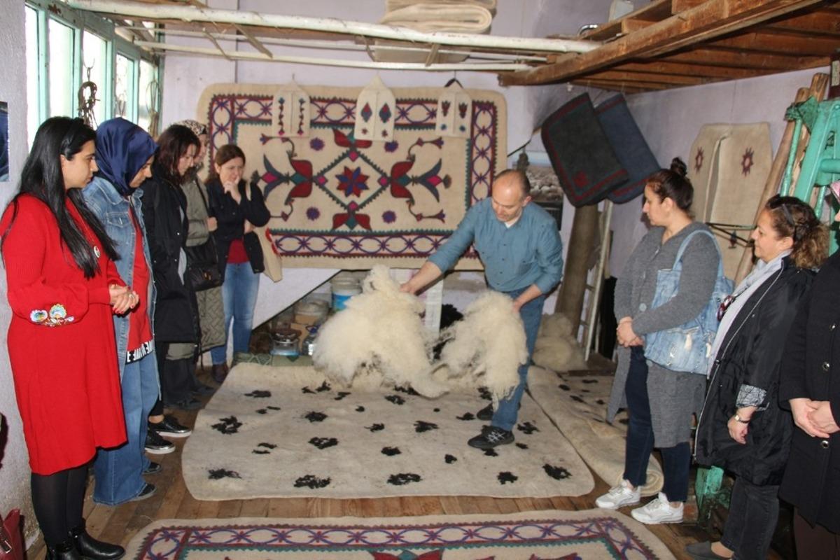 Ustalar kursiyerlerle buluşuyor