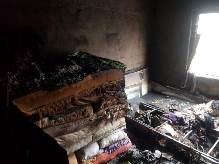 Evleri yanan aile destek bekliyor G2