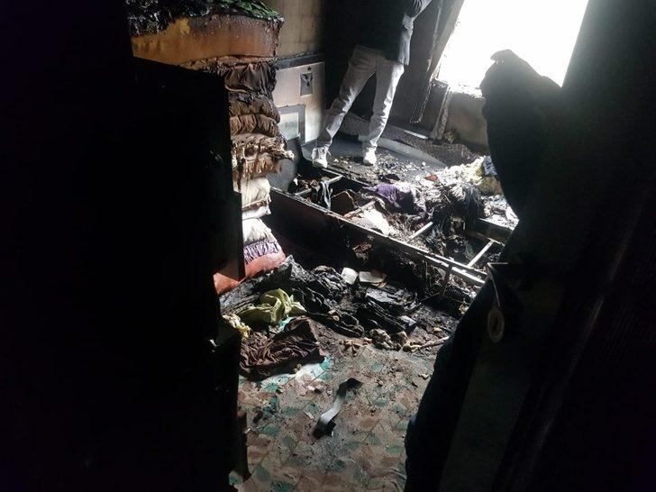 Evleri yanan aile destek bekliyor G4