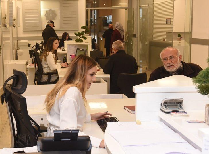 Karesi Belediyesi’nin ‘Gülen Yüzü ve Sesi’ Beyaz Masa G4