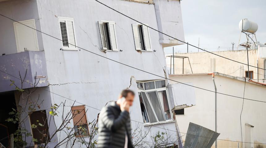 Şiddetli depremin ardından &ouml;l&uuml; sayısı y&uuml;kseliyor!