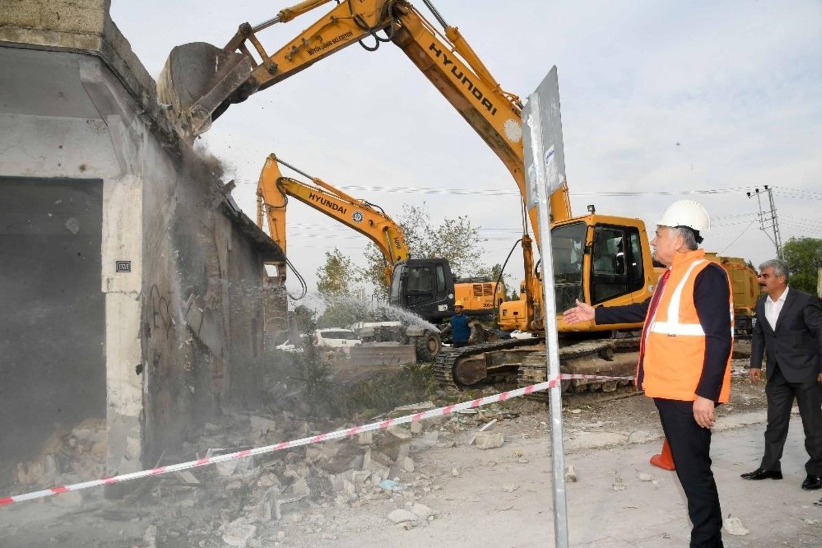 Adana&rsquo;da kentsel d&ouml;n&uuml;ş&uuml;m yeniden başladı