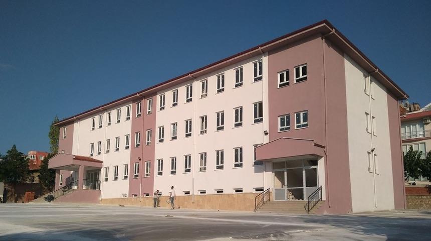 Erdek Anadolu Lisesinde 238 &ouml;ğrenciye eğitim veriliyor