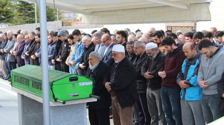 AK Partili eski belediye başkan yardımcısı son yolculuğuna uğurlandı