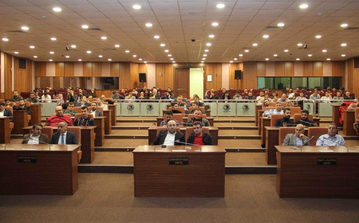 Kartal Belediyesi&rsquo;nden erkek &ccedil;alışanlara &lsquo;Kadına Y&ouml;nelik Şiddetle M&uuml;cadele&rsquo; semineri