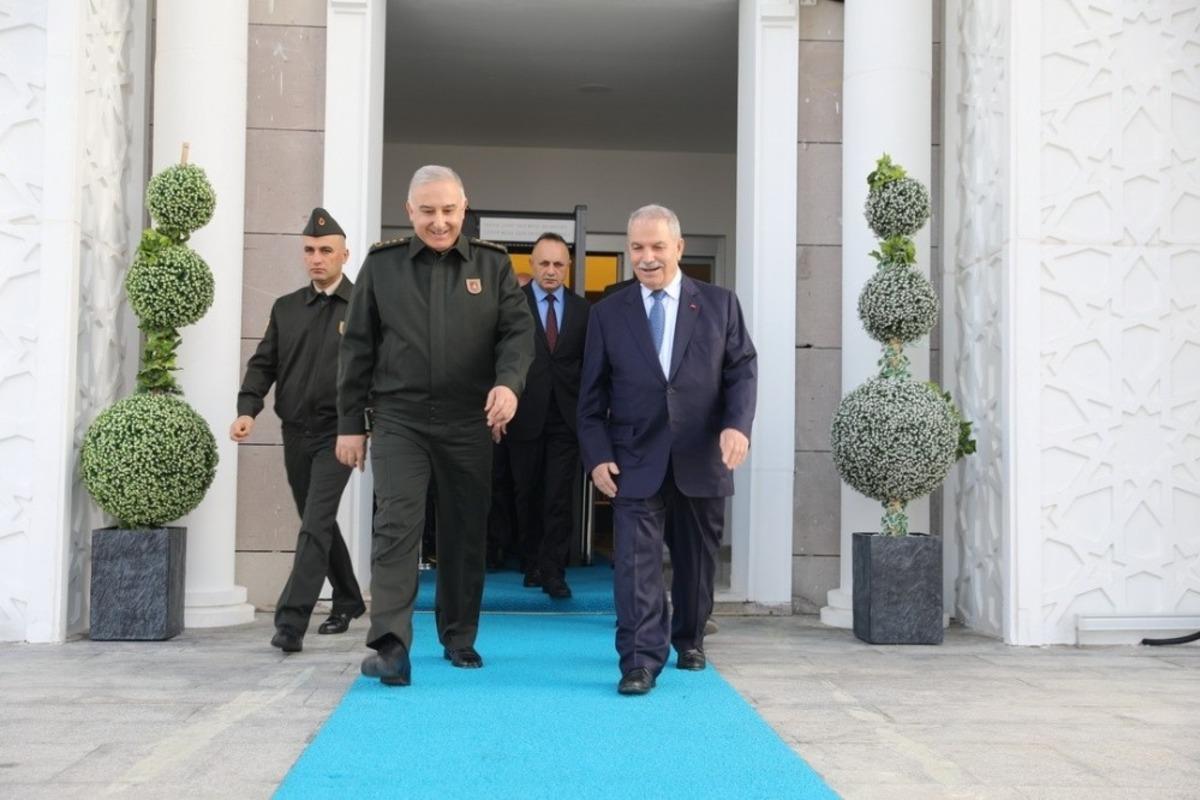 Garnizon Komutanı İlkadım Belediyesinde