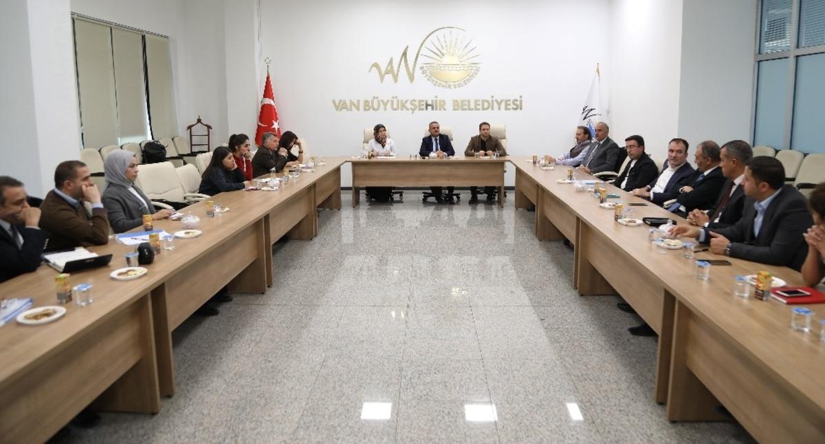 Van&rsquo;da vekt&ouml;rle m&uuml;cadele &ccedil;alışması