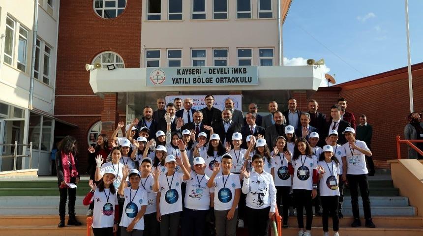 Başkan Cabbar İMKB Yatılı B&ouml;lge Ortaokulu T&Uuml;BİTAK Bilim Fuarı&rsquo;na ziyaret