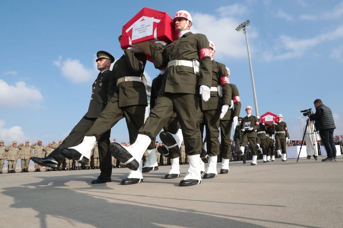 Havanlı saldırı şehidi 2 uzman &ccedil;avuş, t&ouml;renle uğurlandı