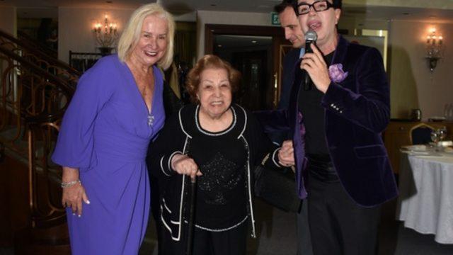 Ünlü isimler erken doğan bebekler için bir araya geldi 