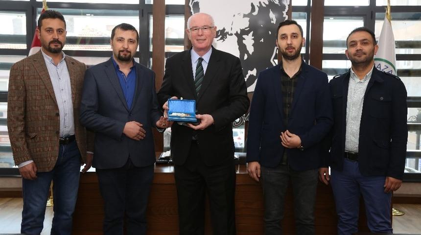 Eskişehir L&uuml;letaşı El Sanatları Derneği Kazım Kurt&rsquo;u ziyaret etti