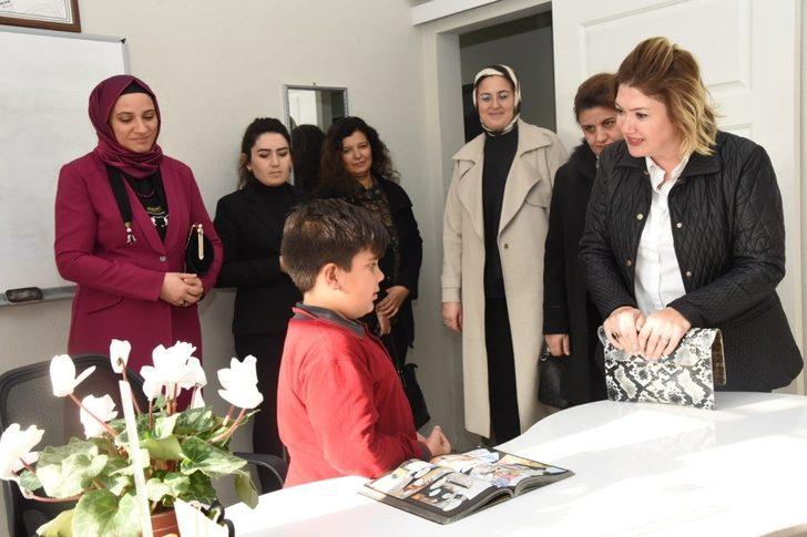 Olcay Deniz’den Demirci ziyareti G2