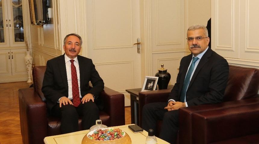 AİÇÜ Rektörü Prof. Dr. Karabulut, Ağrı Emniyet Müdürü Özen’i misafir etti