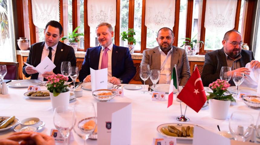 Başakşehir'den Romalı yöneticilere dostluk yemeği