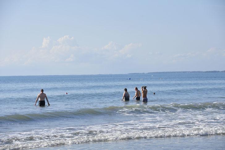 Antalya'da turistlerin deniz keyfi G5