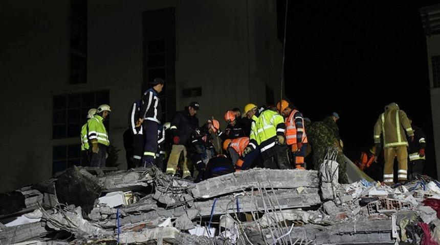 Arnavutluk'taki depremden yaralı kurtulan Türk vatandaşı ameliyat edildi
