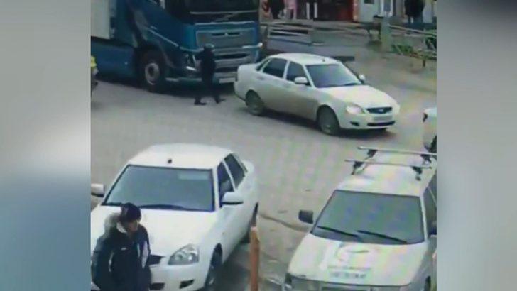 10 yaşındaki çocuk TIR'ın altında kaldı! G3