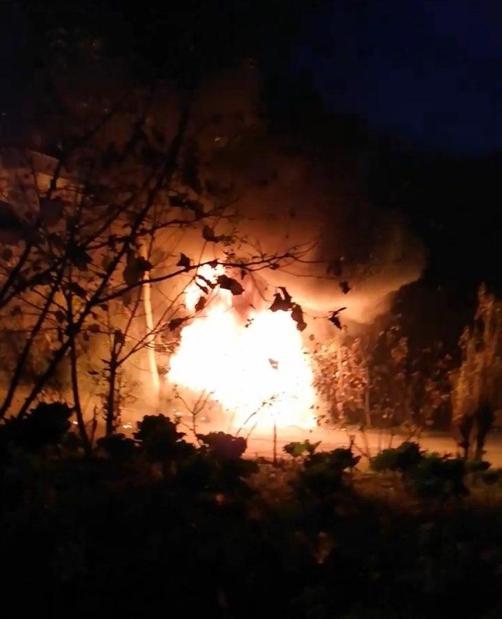 9 öğrenci alev topuna dönen serviste yanmaktan son anda kurtuldu G4