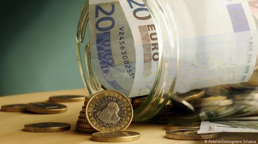 Almanya’da "yastık altı" birikim 235 milyar euro