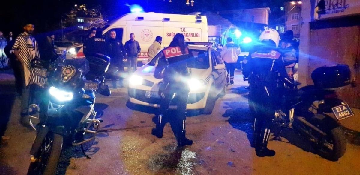 Ş&uuml;pheli aracı kovalayan polis motosikleti kaza yaptı: 2 polis yaralı