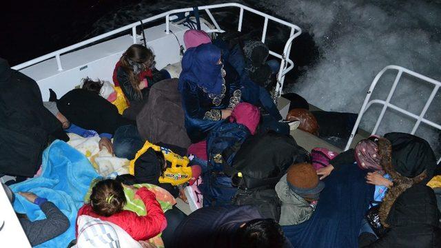 Kuşadası’nda  2 ayrı operasyonda 68 düzensiz  göçmen yakalandı