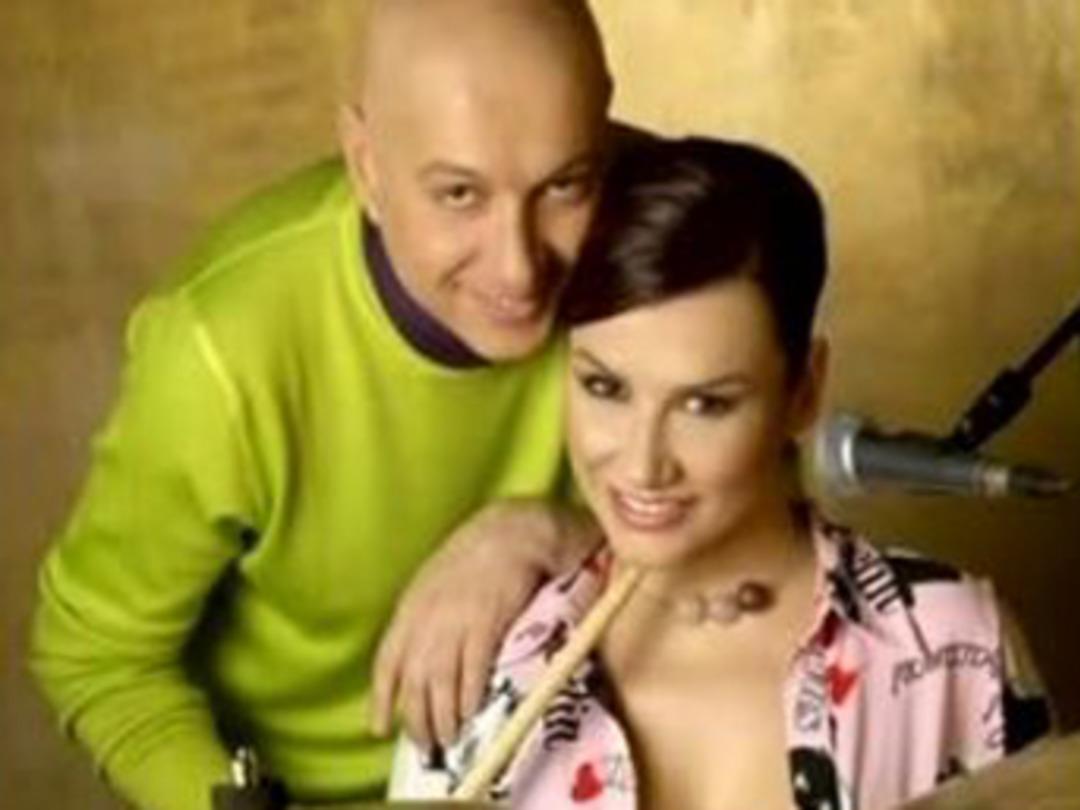 M&uuml;zik d&uuml;nyası yasta