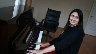 Bursa’da yaşayan Elena, genç yetenek avcısı!