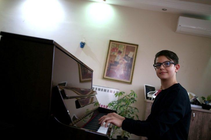 Bursa’da yaşayan Elena, genç yetenek avcısı! G4