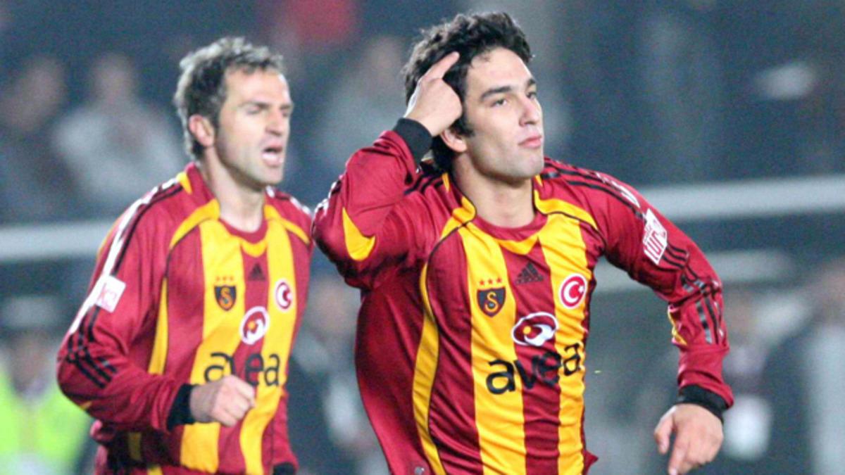 'Galatasaray Arda Turan i&ccedil;in transfer g&ouml;r&uuml;şmesi yapabilir'