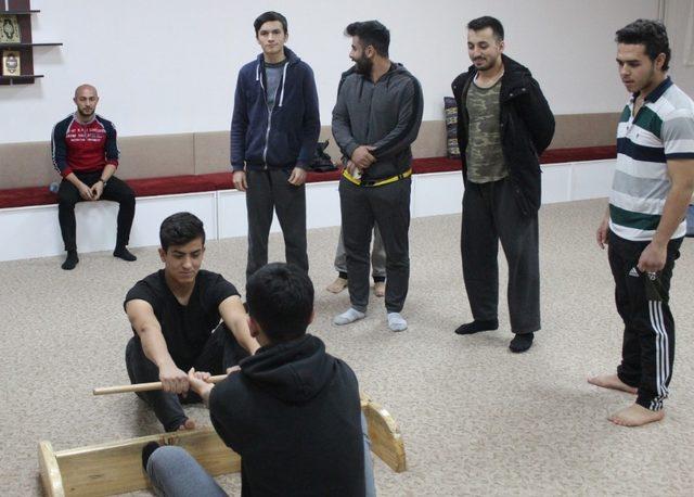 Sivas’ta “Mas Güreşi” turnuvası yapıldı
