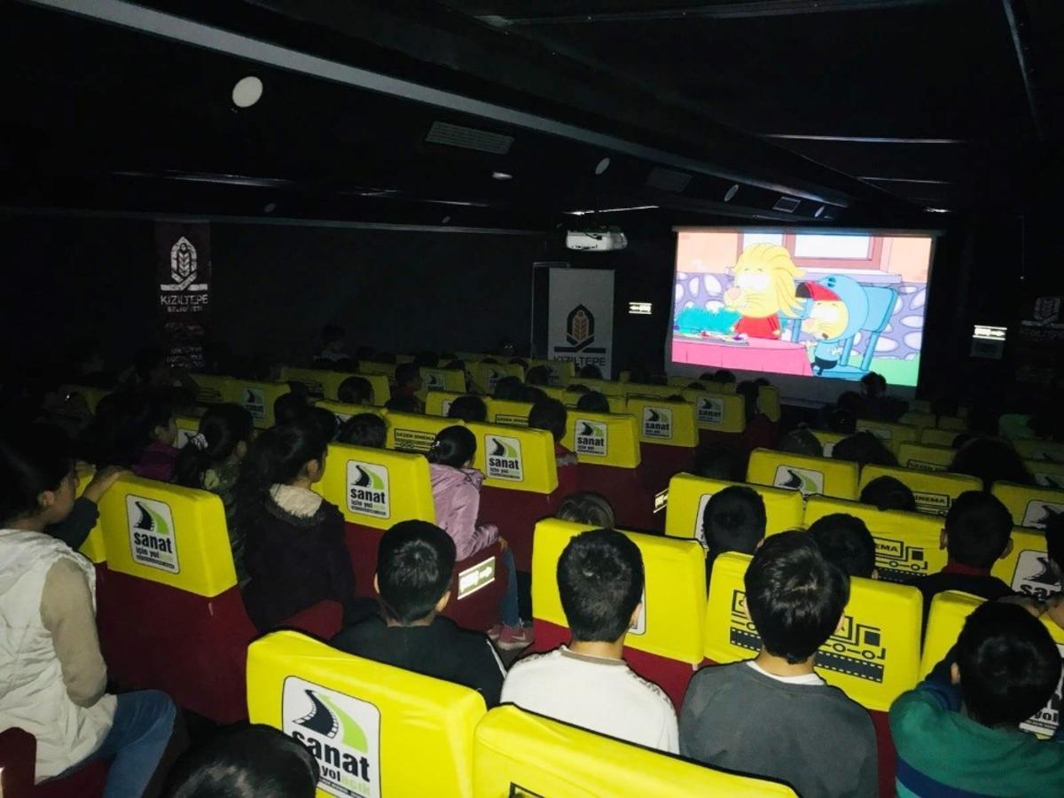 Sinema &ccedil;ocukların ayağına geldi