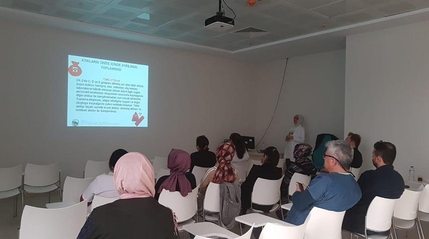 Devlet Hastanesi personeline &rsquo;&rsquo;Tıbbi atıkların kontrol&uuml;&rsquo;&rsquo; eğitimi