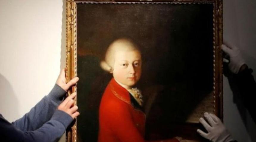 Çocukluğu 4 milyon euroya satıldı!