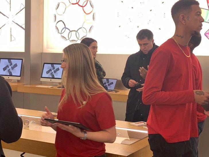 Firari FETÖ’cü Hakan Şükür ABD’de Apple mağazasında görüntülendi G3
